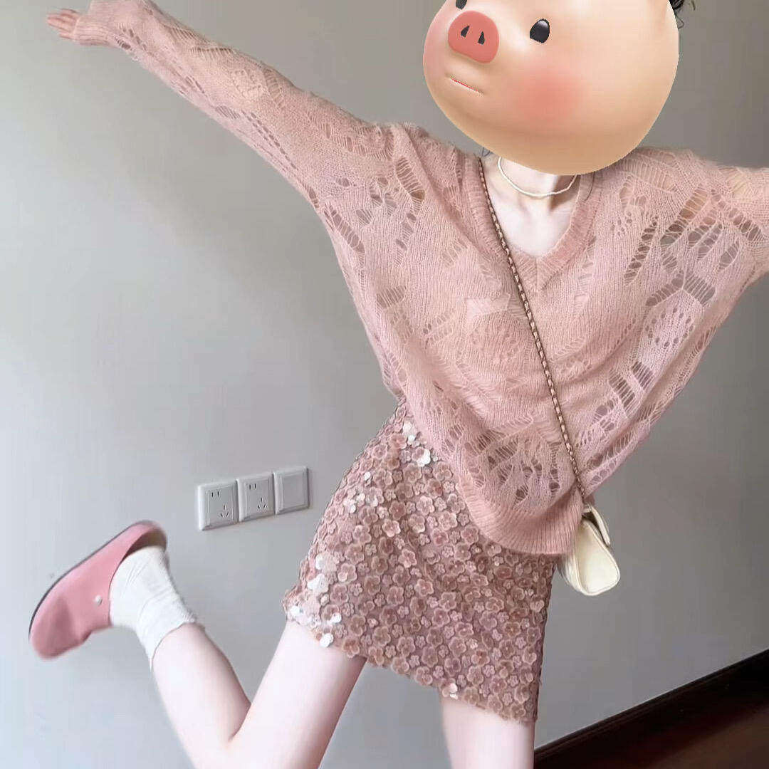 粉色镂空V领长袖针织衫女