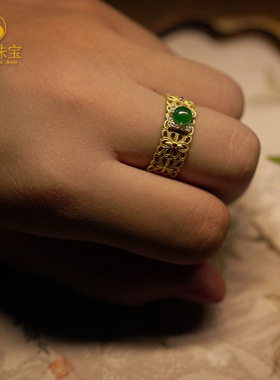 S925纯银镶嵌满绿天然翡翠戒指金色古法国潮风古风蛋面珠宝