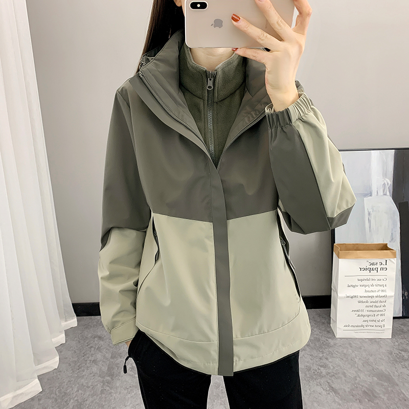 冲锋衣2024新款女三合一冬季防风防水加厚保暖抓绒内胆登山服潮牌