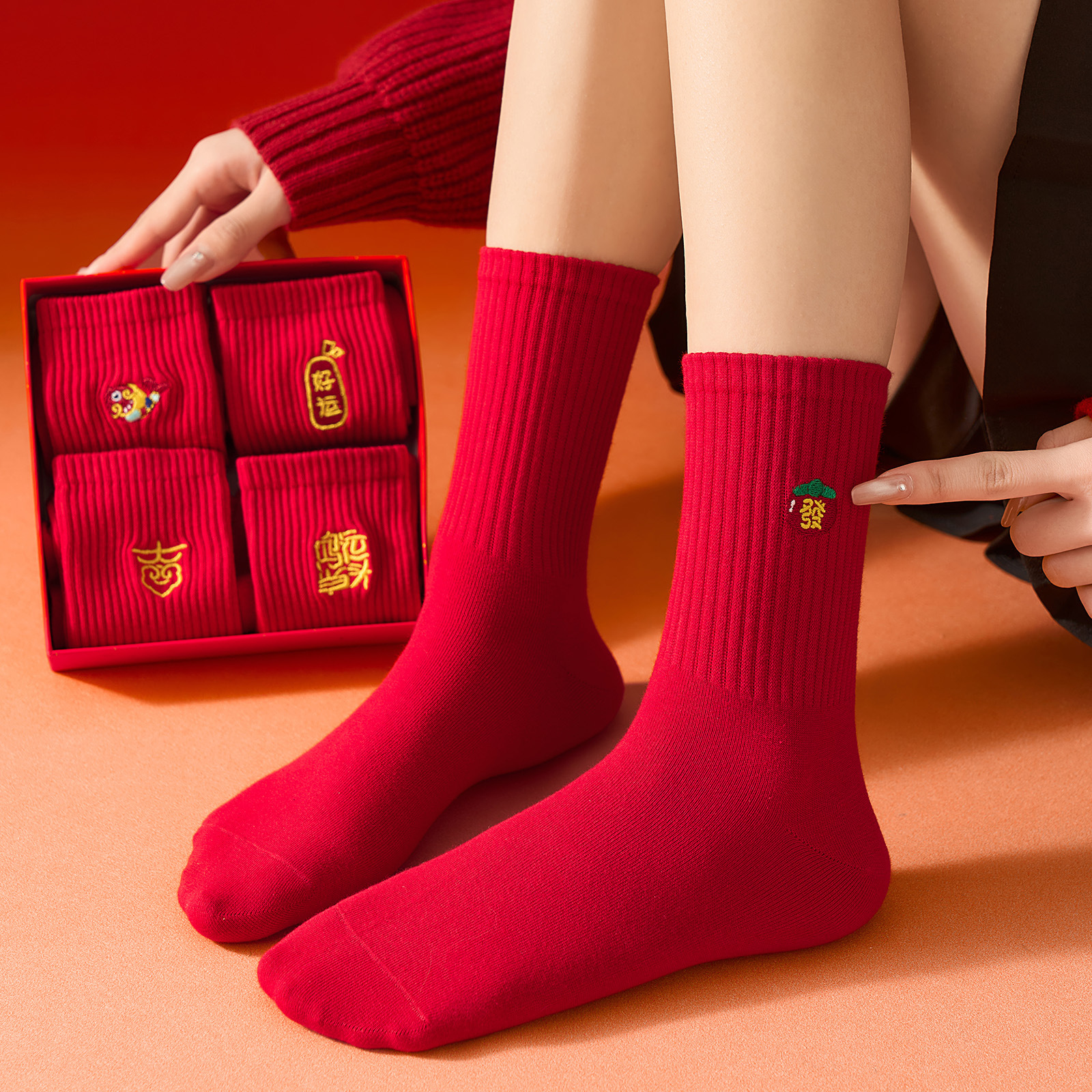 本命年红色纯棉中筒女袜