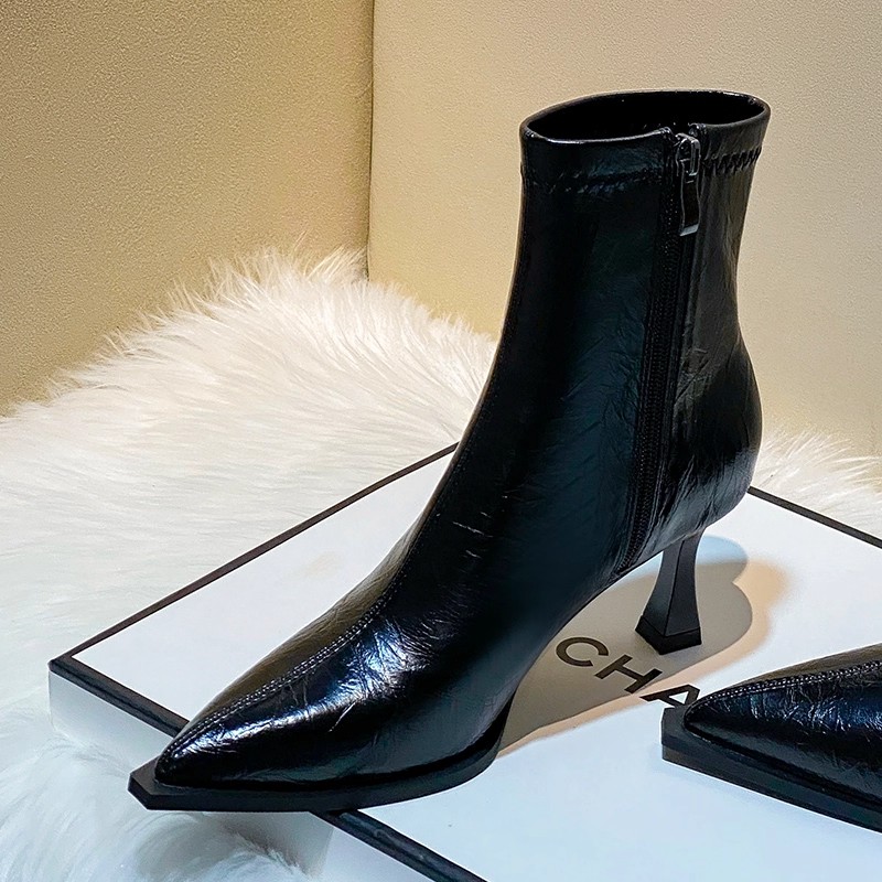 黑色欧洲站英伦风尖头短靴女