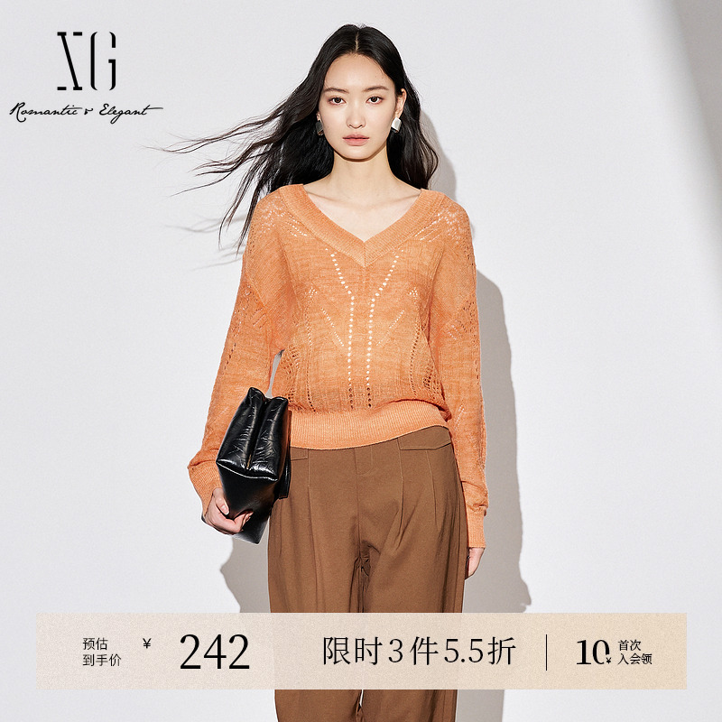 XG雪歌镂空设计长袖毛针织衫时尚秋季新款桔黄色绵羊毛套头毛衫女