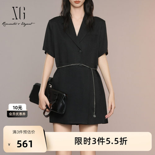 XG雪歌黑色通勤醋纤翻领连衣裙2025夏季新款链条装饰短袖A字裙女