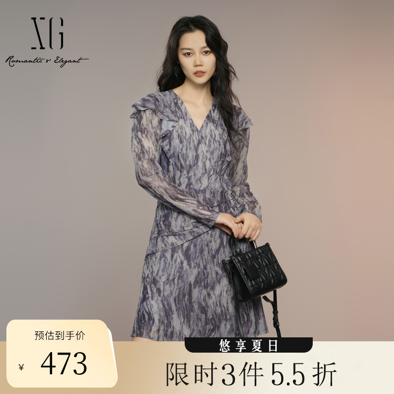 XG雪歌淑女风碎花长袖连衣裙2025秋季新款扎染设计收腰A字短裙女