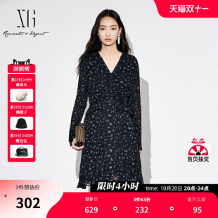 XG雪歌碎花设计高腰长袖连衣裙2025秋季新款褶皱设计收腰A字裙女