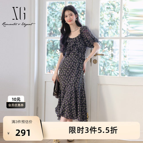 XG雪歌碎花圆领泡泡袖连衣裙时尚春季新款中长款花版绑带A字裙女