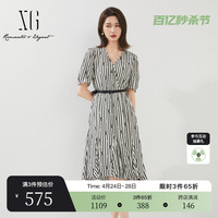 XG雪歌通勤V领短袖连衣裙2024夏季新款中长款条纹印花A字裙女装