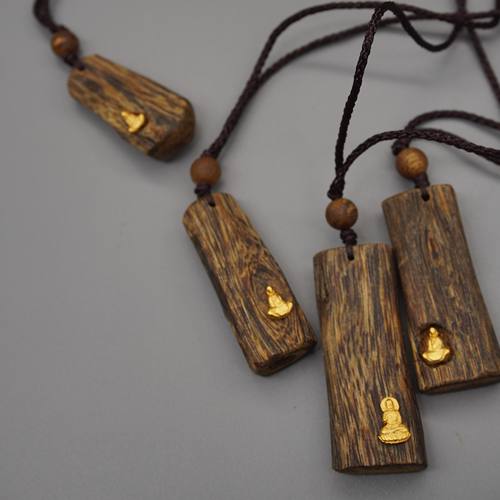 沉香吊坠挂件精致小巧九分沉熟透油脂饱满浓郁甜润