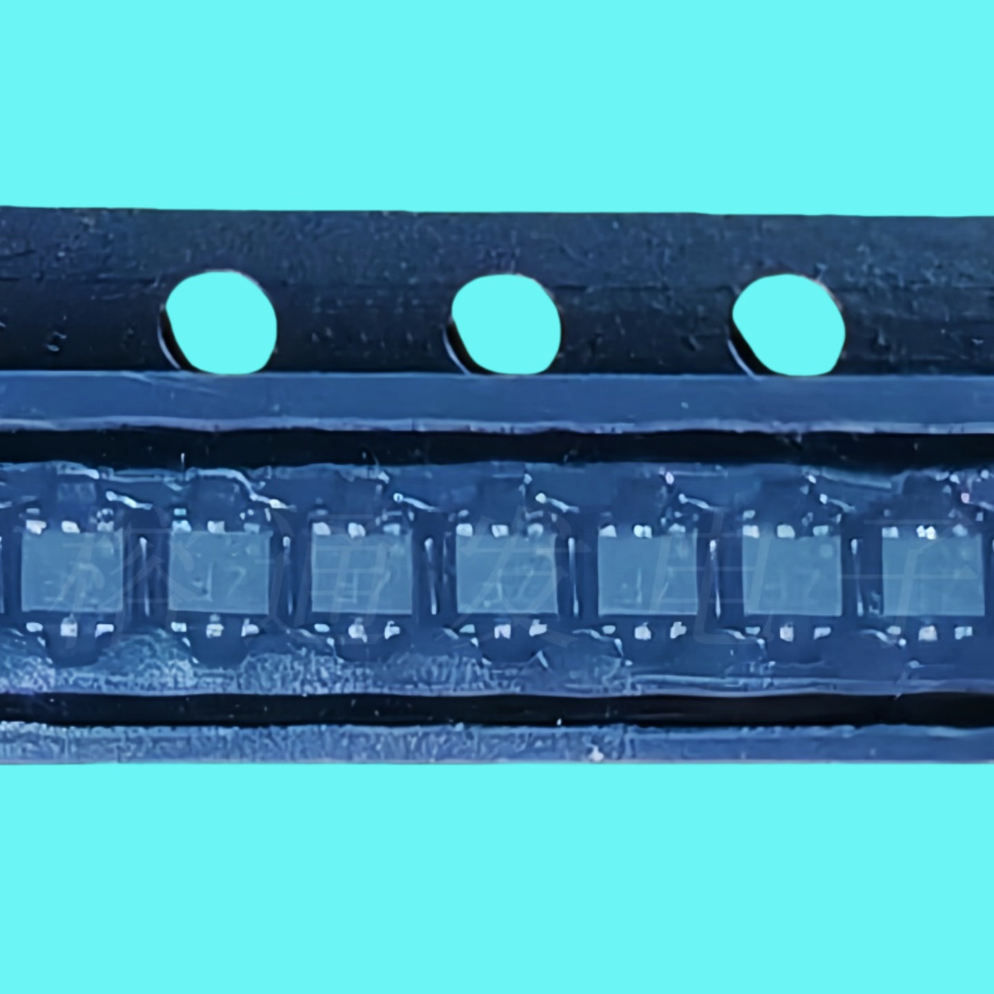 RW1A025ZPT2R场效应P管12V丝印ZF