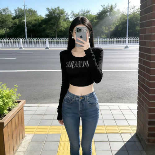 韩版简约小众独特设计感正肩长袖T恤女装上衣春秋季修身显瘦短款