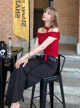 韩系红色辣妹一字肩挂脖飘带短袖t恤女夏季新款设计感小众短上衣