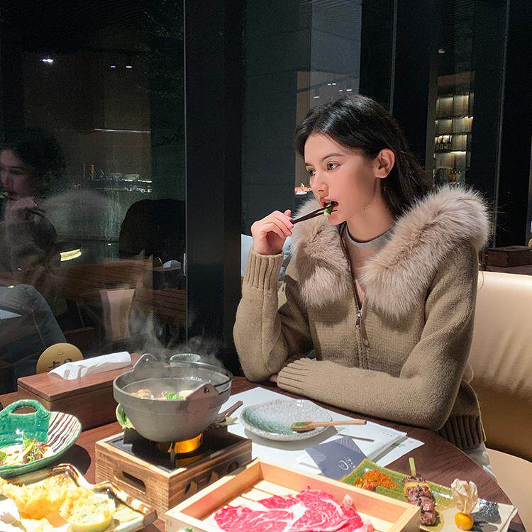 LXLILIUM【柏林的夜】奶茶色针织连帽开衫女冬季狐狸毛领毛线卫衣
