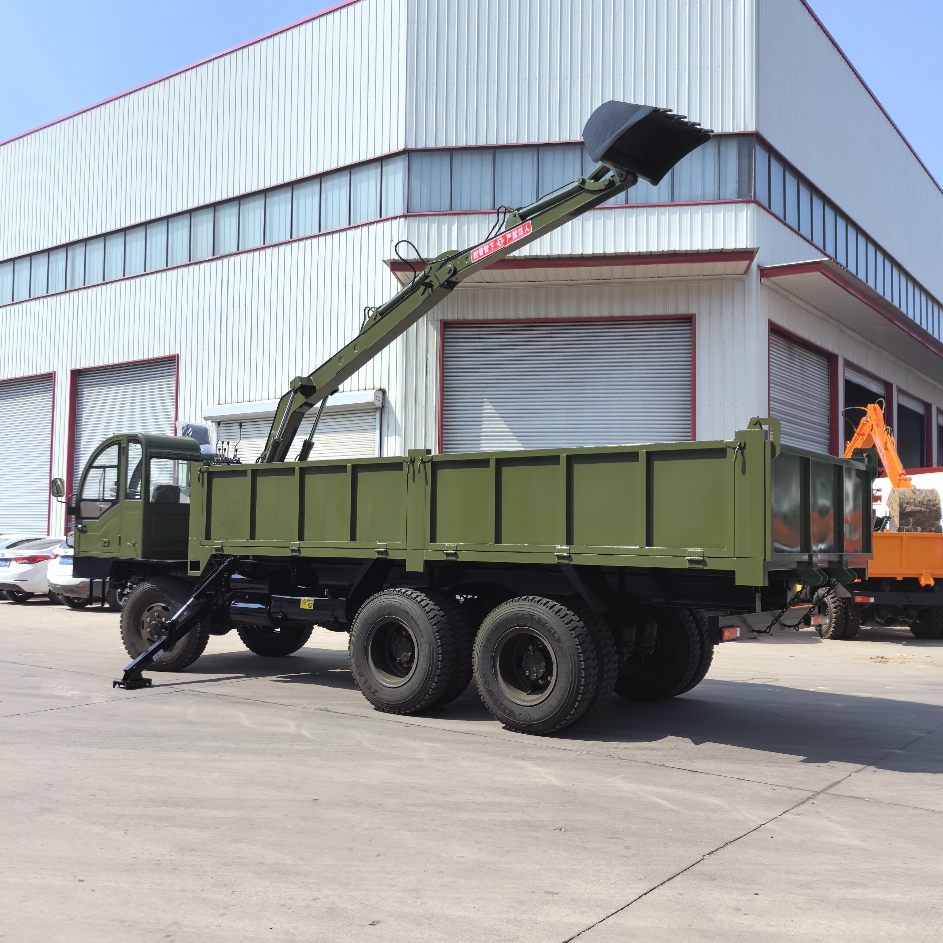 四不像后八轮随车挖农用工地六驱运输车挖沙拉土倒短翻斗自卸车