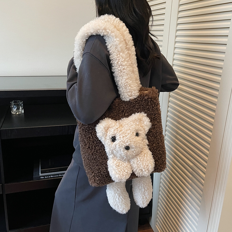 毛绒可爱包包女款大容量2025新款毛茸茸秋冬小熊卡通学生党通勤包