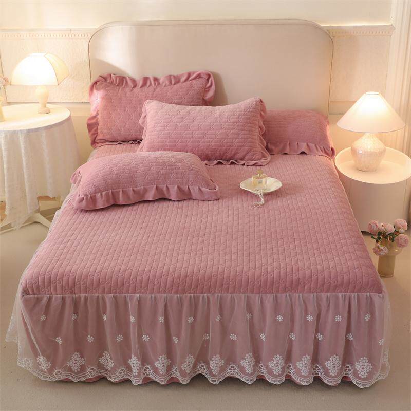 2024新款牛奶绒夹棉床裙三件套防滑防脏绗缝蕾丝裙边床罩单件枕套