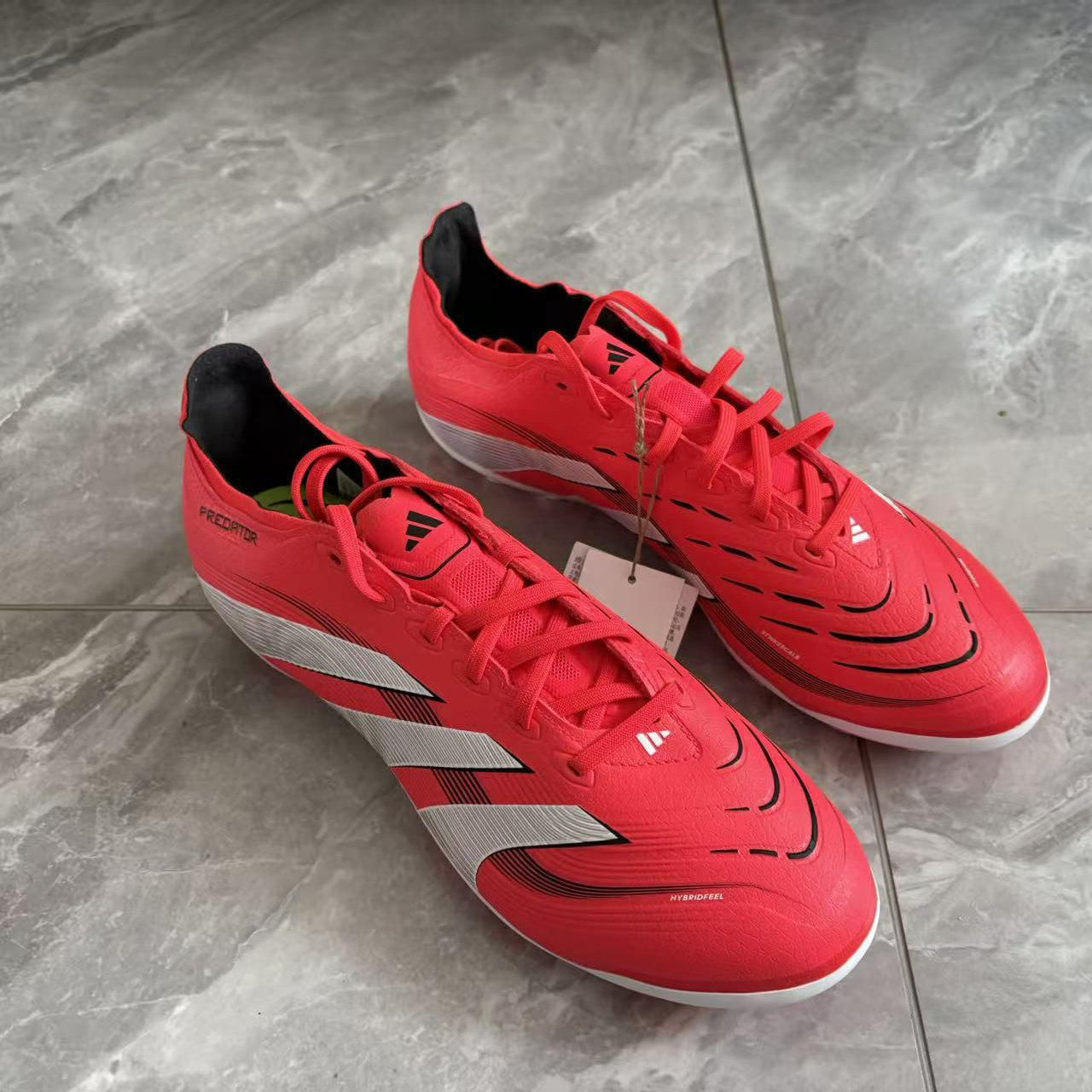 Adidas/阿迪达斯 猎鹰 PREDATOR男子中端AG短钉人草足球鞋 ID3837