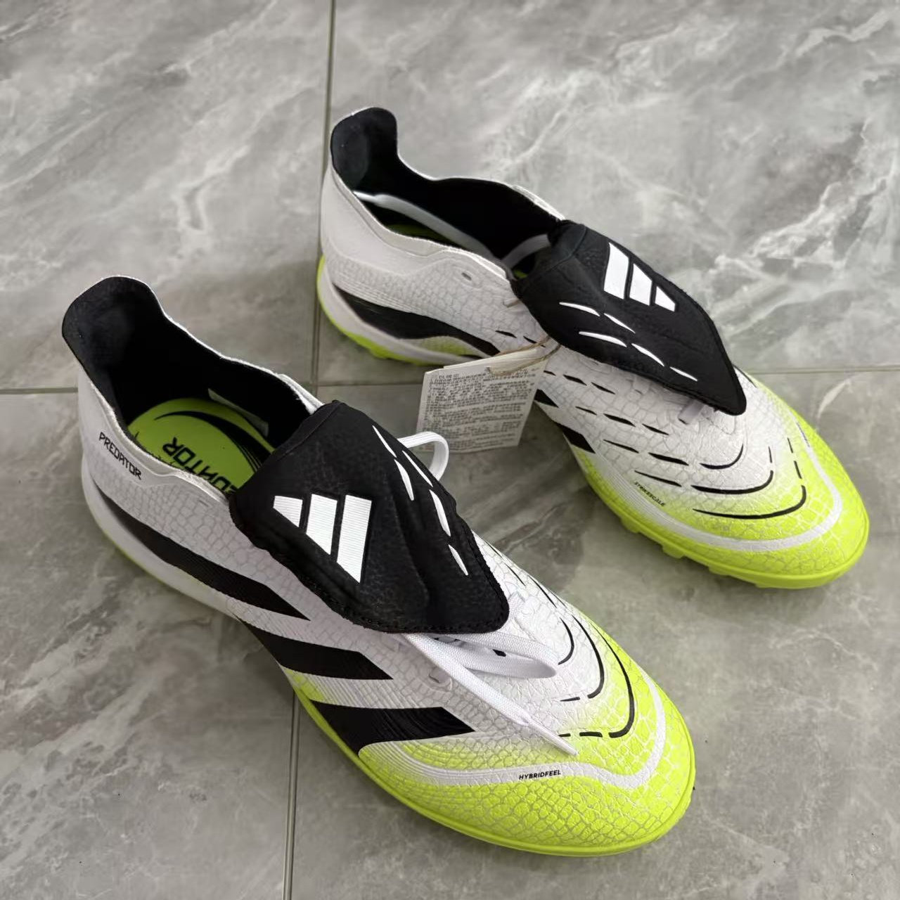 Adidas PREDATOR 猎鹰25中端 TF 男子人草碎钉足球鞋 JS0384