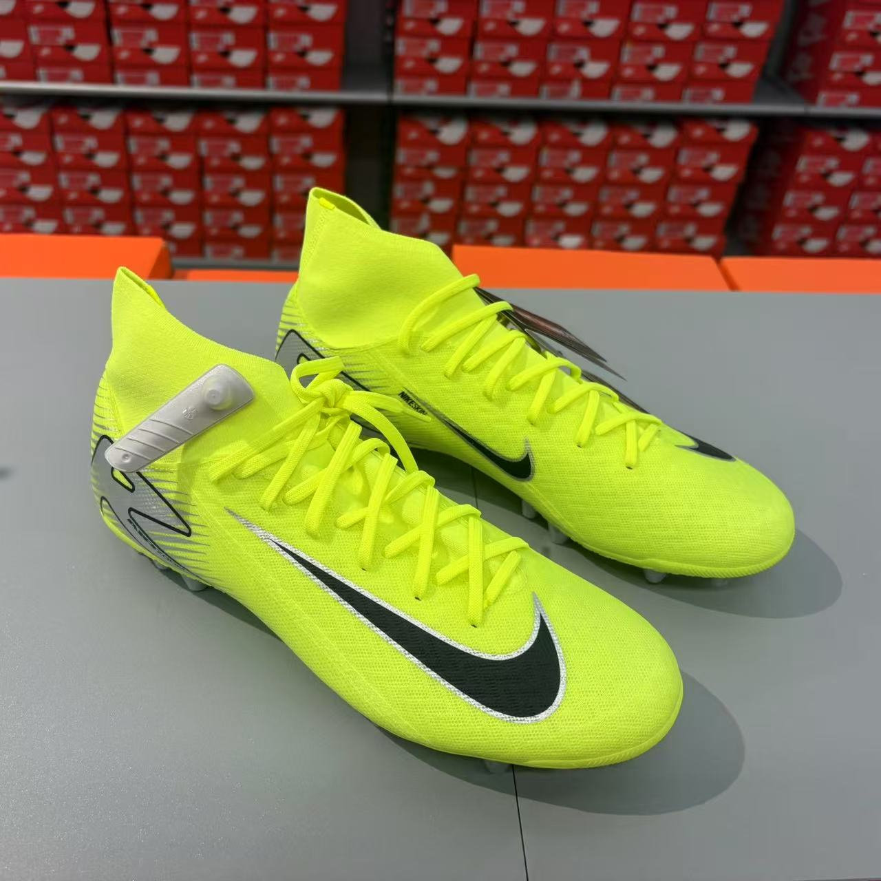 Nike/耐克 刺客16中端高帮AG男子短钉比赛足球鞋 FQ8329-700