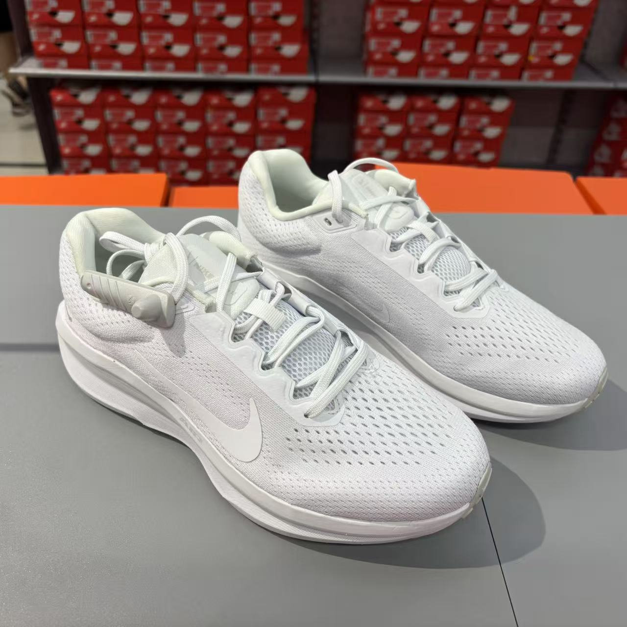 Nike/耐克 Winflo 11 男子气垫舒适轻便低帮休闲跑鞋 FJ9509-100