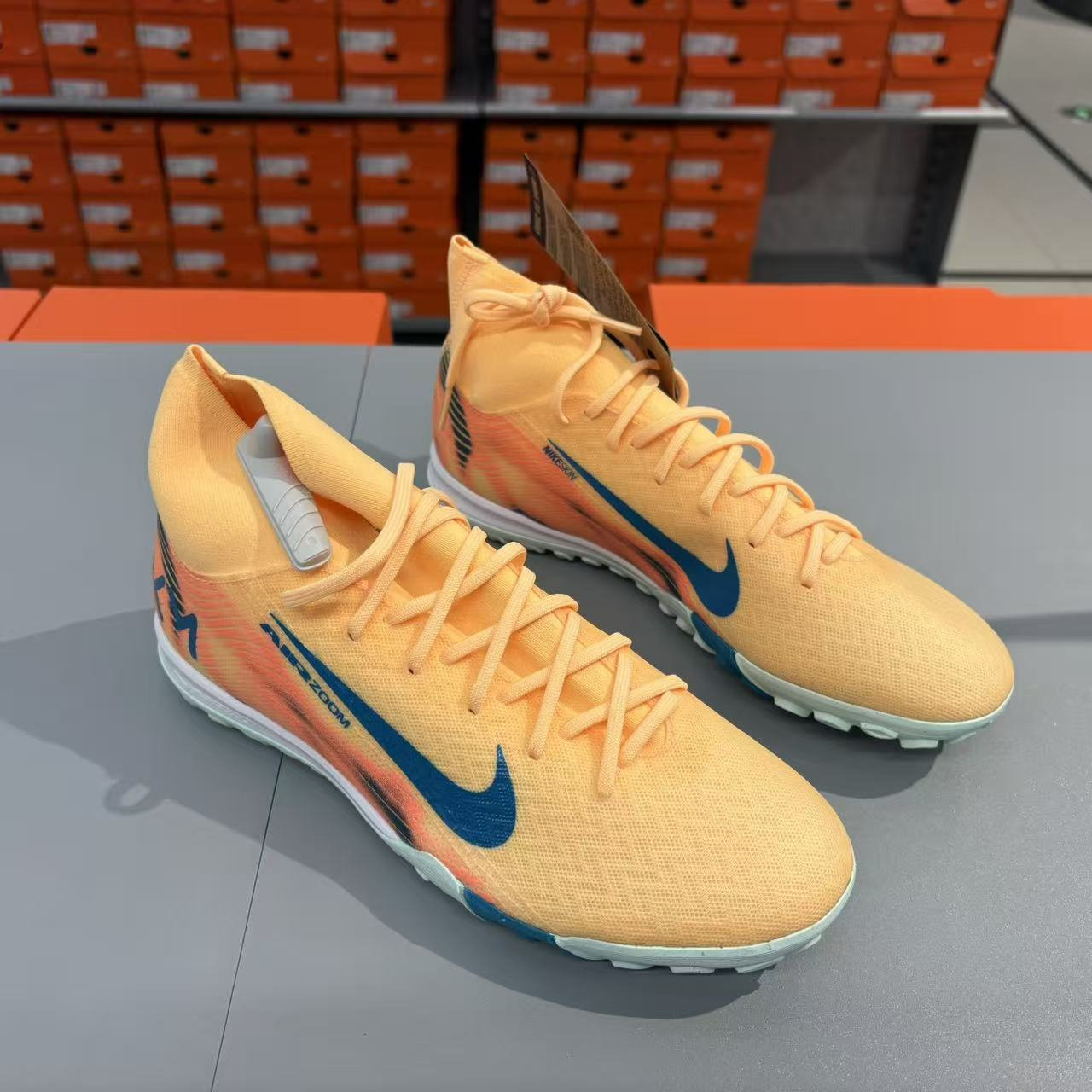 Nike 刺客16姆巴佩高帮中端TF 碎钉 男子人草足球鞋 FQ8333-801