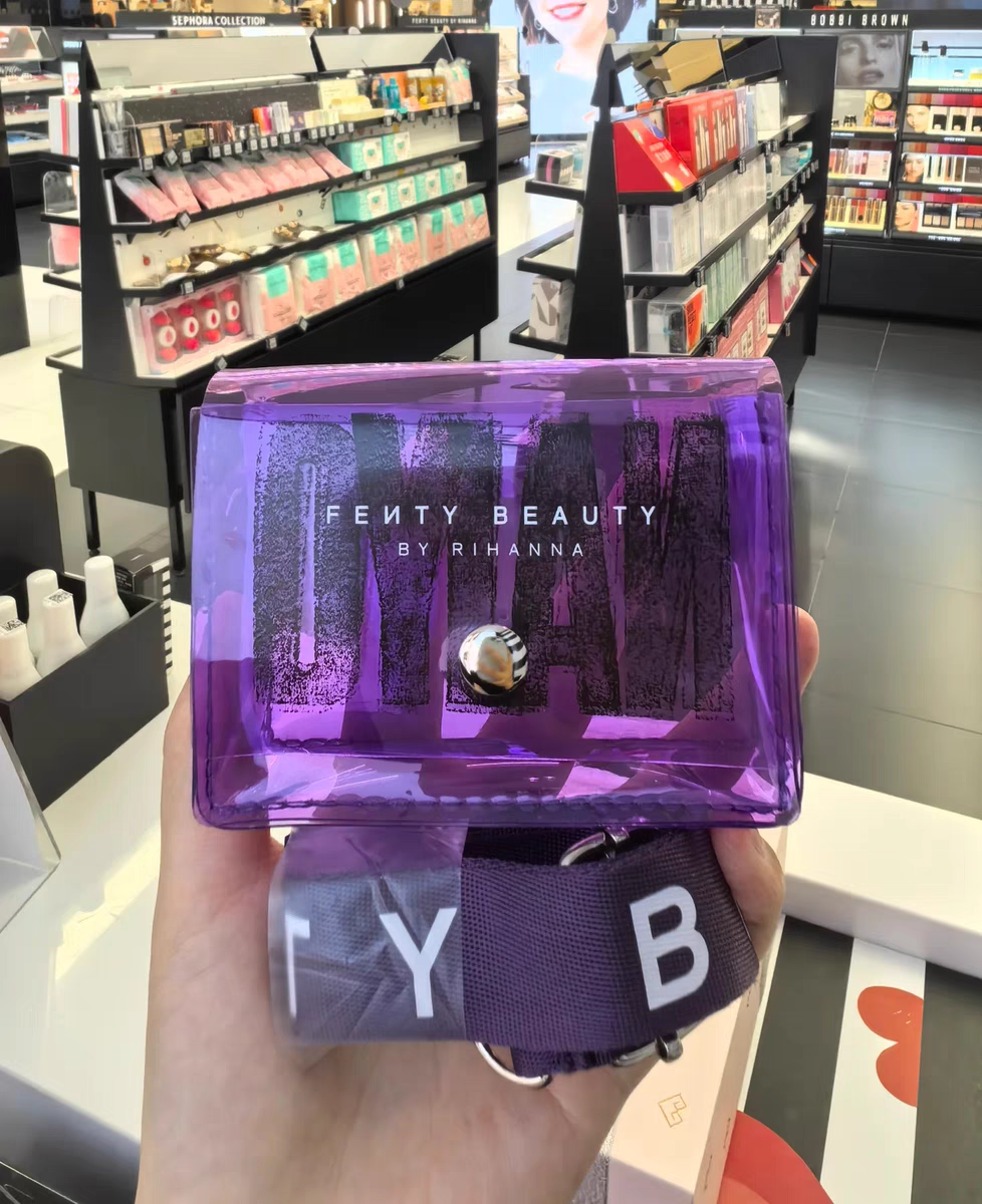 蕾哈娜fenty粉饼包/耳机包可以斜挎的迷你小包妹妹说紫色很有韵味