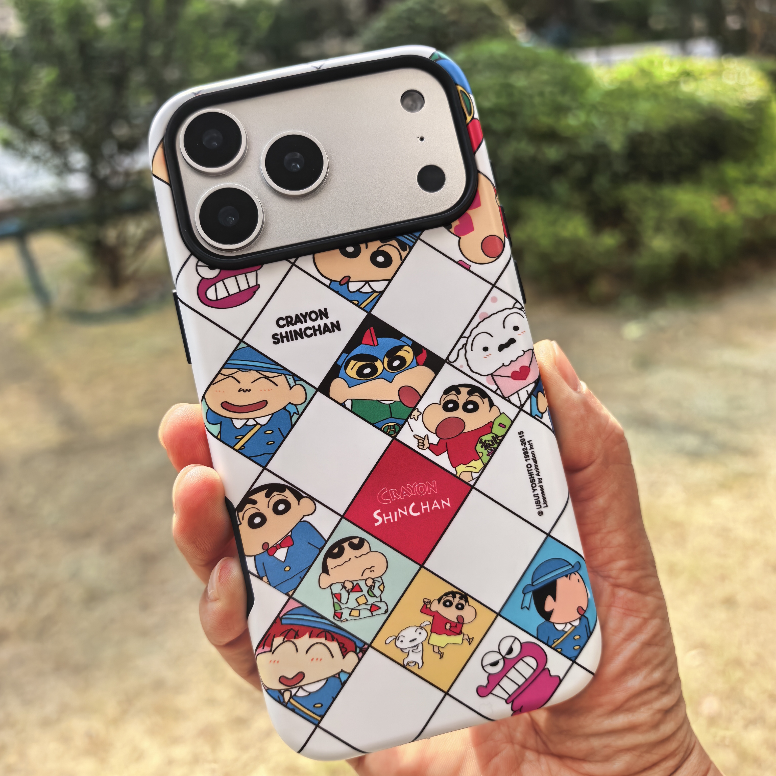 蜡笔小新头像苹果17pro双层壳女