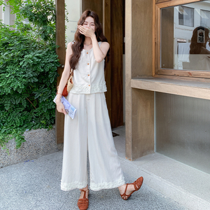 夏日甜美减龄穿搭女2025新款白色木耳边无袖马甲休闲阔腿裤两件套图片