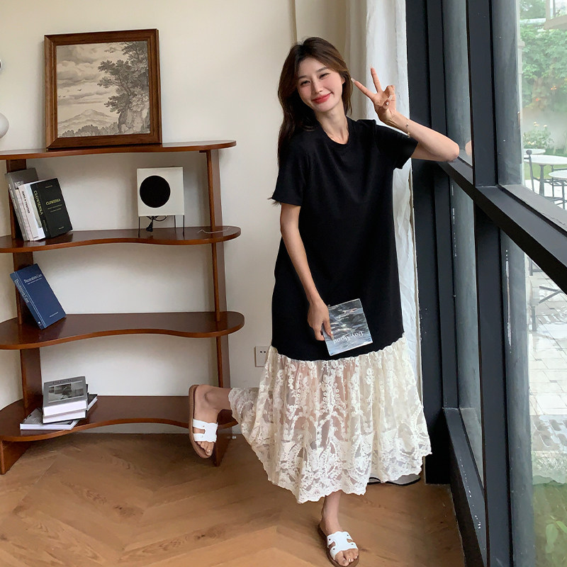 轻熟风韩系蕾丝拼接黑色连衣裙女夏季新款设计感休闲显瘦T恤裙图片