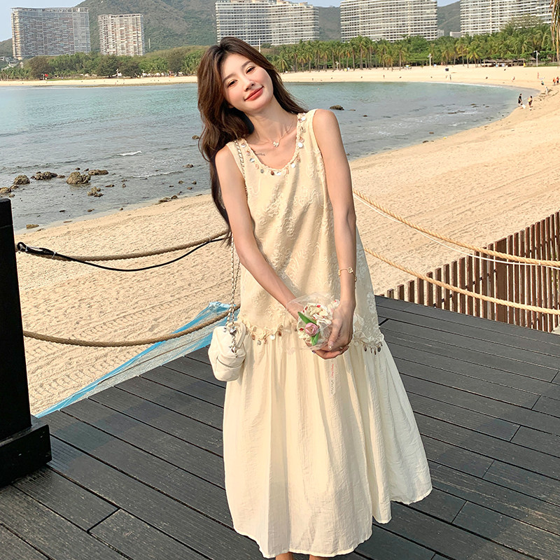 米白色拼接刺绣背心连衣裙女2025夏季新款法式浪漫气质小个子长裙,女装连衣裙,2C007