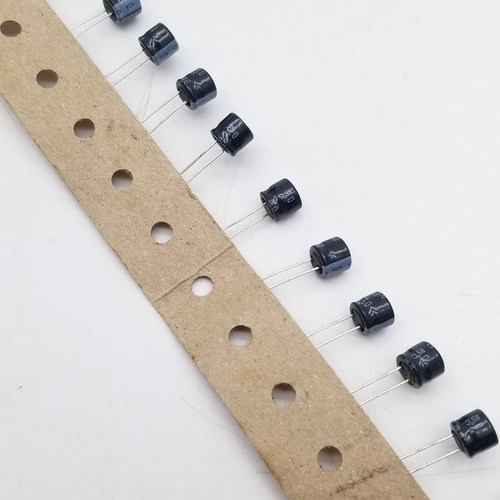 （10个）日本电解电容器 4V220uf 尺寸6*6 编带电解电容器