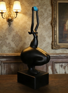 禅意抽象瑜伽雕塑举球客厅摆件