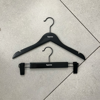 diy衣架木制高档服饰店