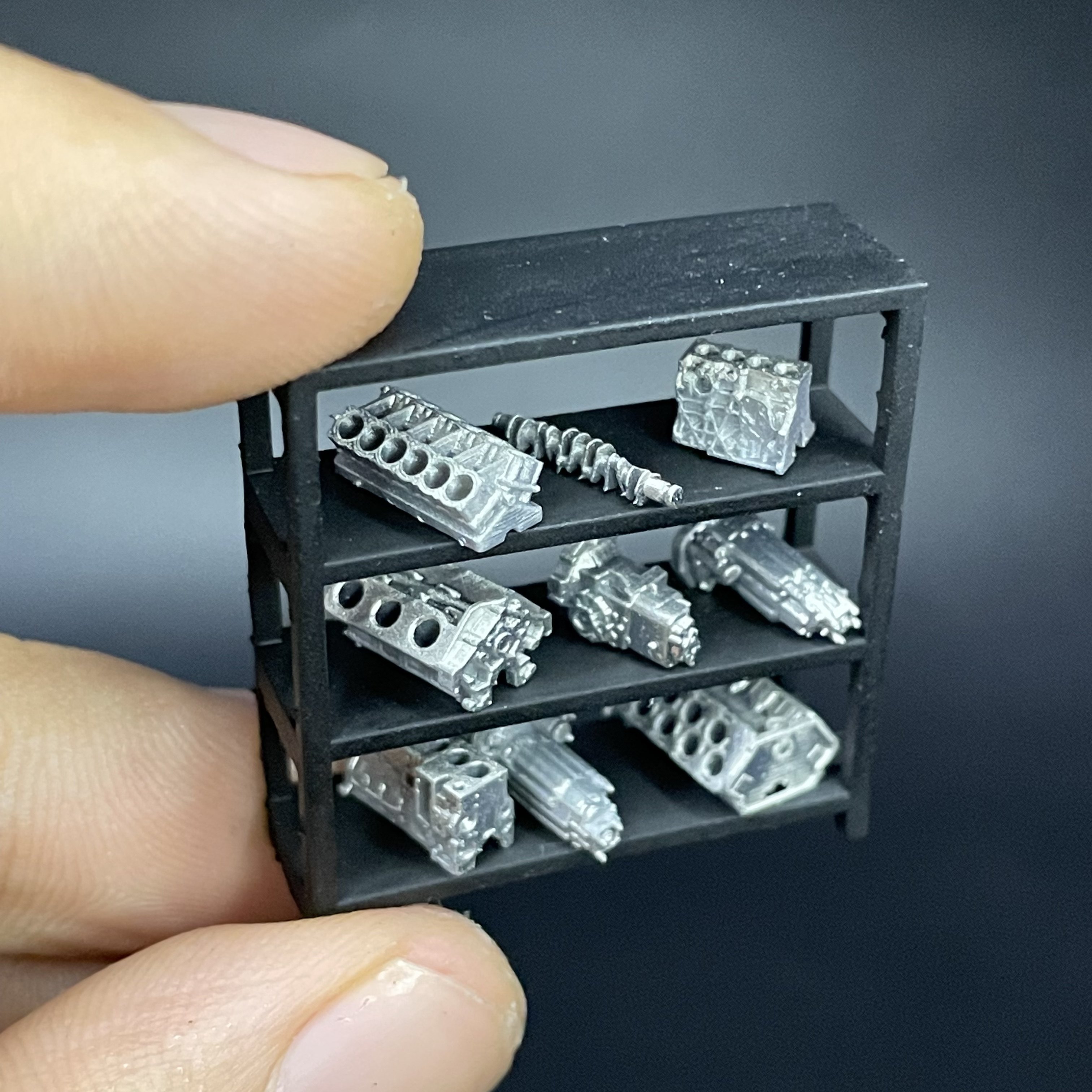 车模1:64发动机架子车库修车场景搭配