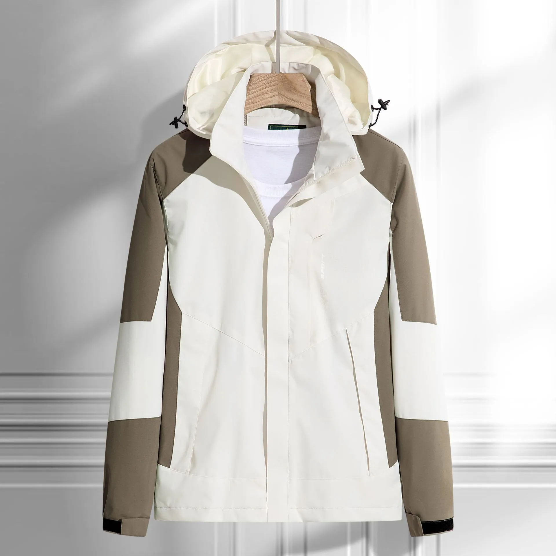 2025春秋季新款冲锋衣男士连帽户外登山情侣外套双拼色潮流冲锋衣