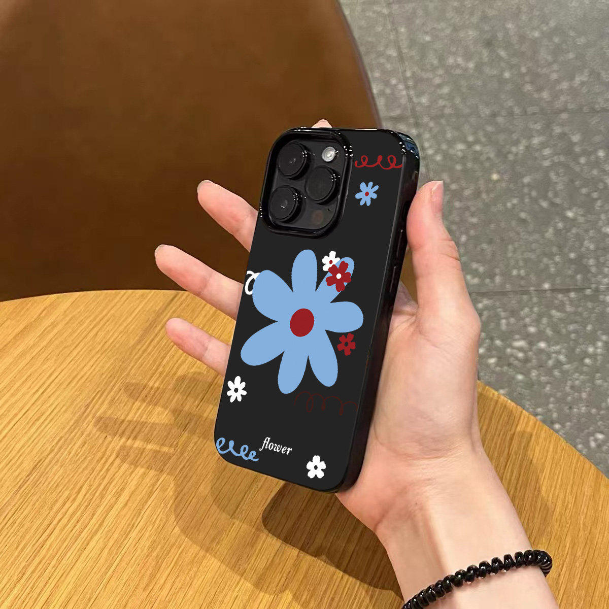 ins夏日小众简约蓝色花朵手机壳适用17promax新款iPhone15亮黑色14pro磨砂13硅胶12高级感11女16全包防摔软壳