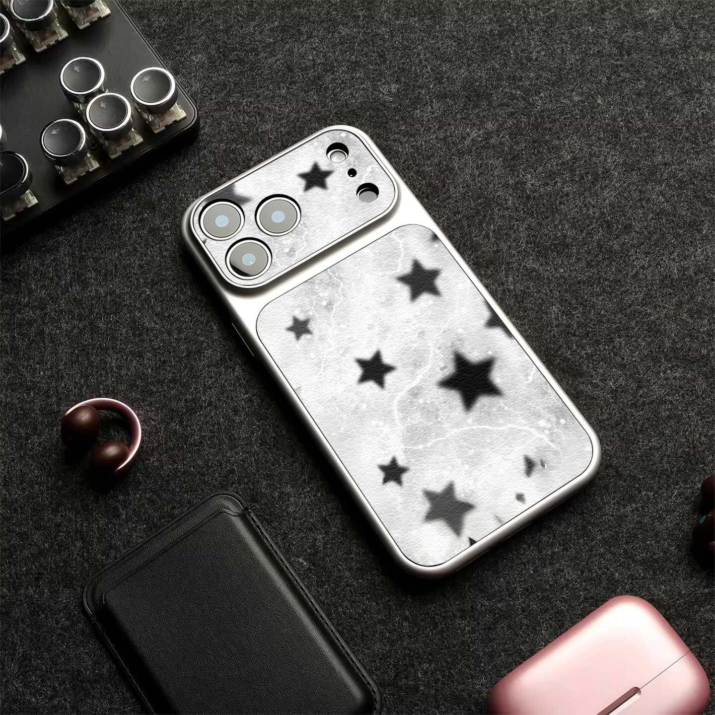 满屏黑色星星适用苹果17promax手机壳iPhone16pro高级感15plus小众14磁吸13新款12/11简约air套Magsafe大视窗