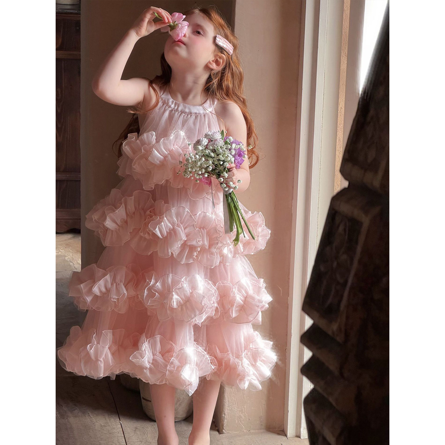 女童连衣裙夏2026款小女孩生日绝美背心公主裙儿童富家千金感裙子
