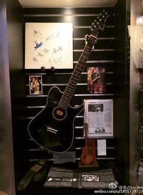 定制黄家驹同款beyond早期演唱会Santa Rosa黑色电箱薄体实木吉他