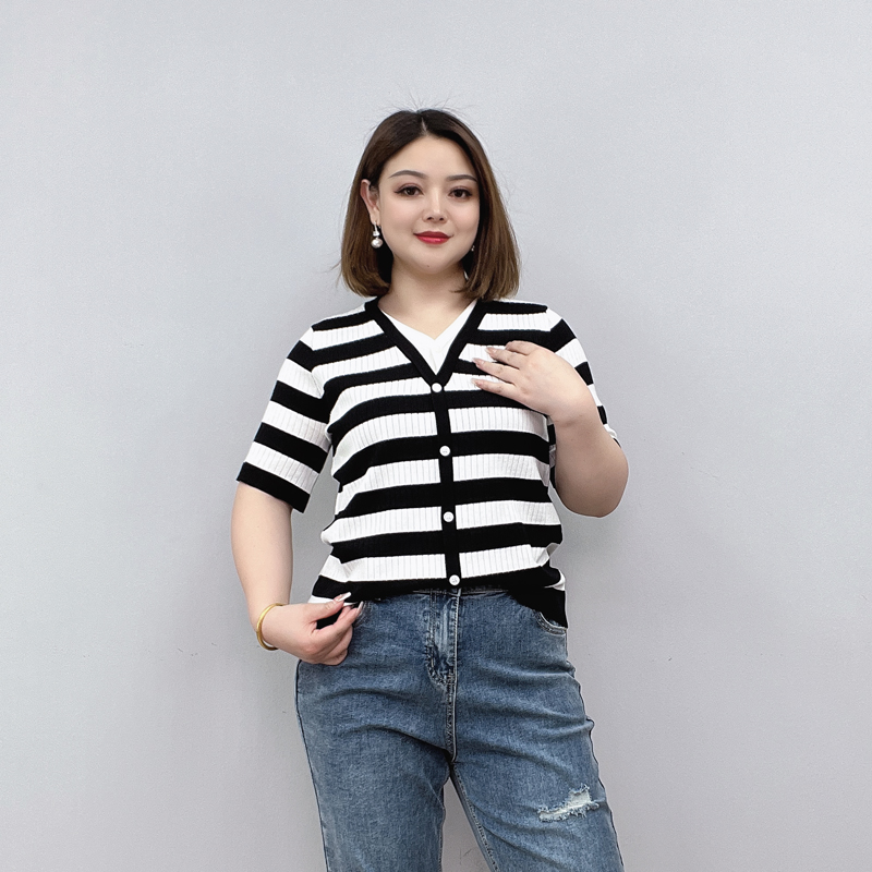 夏装假两件薄款针织衫上衣女2025新款大码胖mm宽松显瘦V领短袖T恤