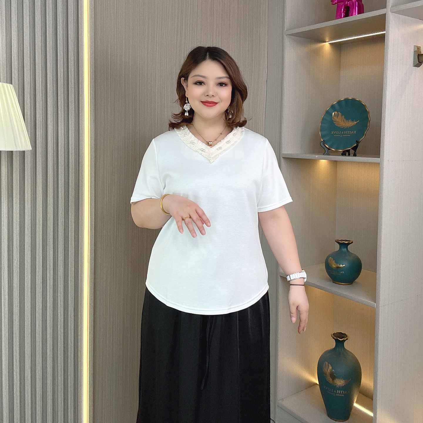 大码女夏装拼接钉珠V领显瘦小衫