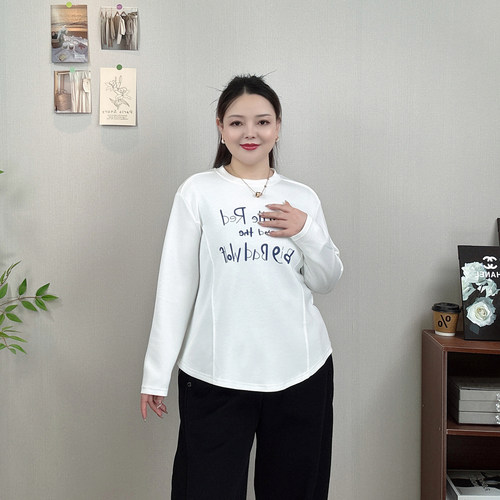 大码字母印花长袖T恤女秋打底衫