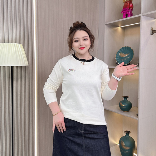 撞色刺绣宽松长袖T恤女大码上衣