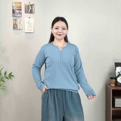 大码小V领纽扣长袖针织衫女毛衣