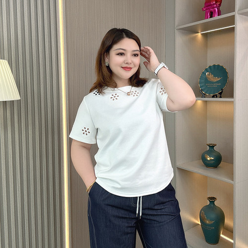 大码显瘦纯棉镂空花朵短袖T恤女