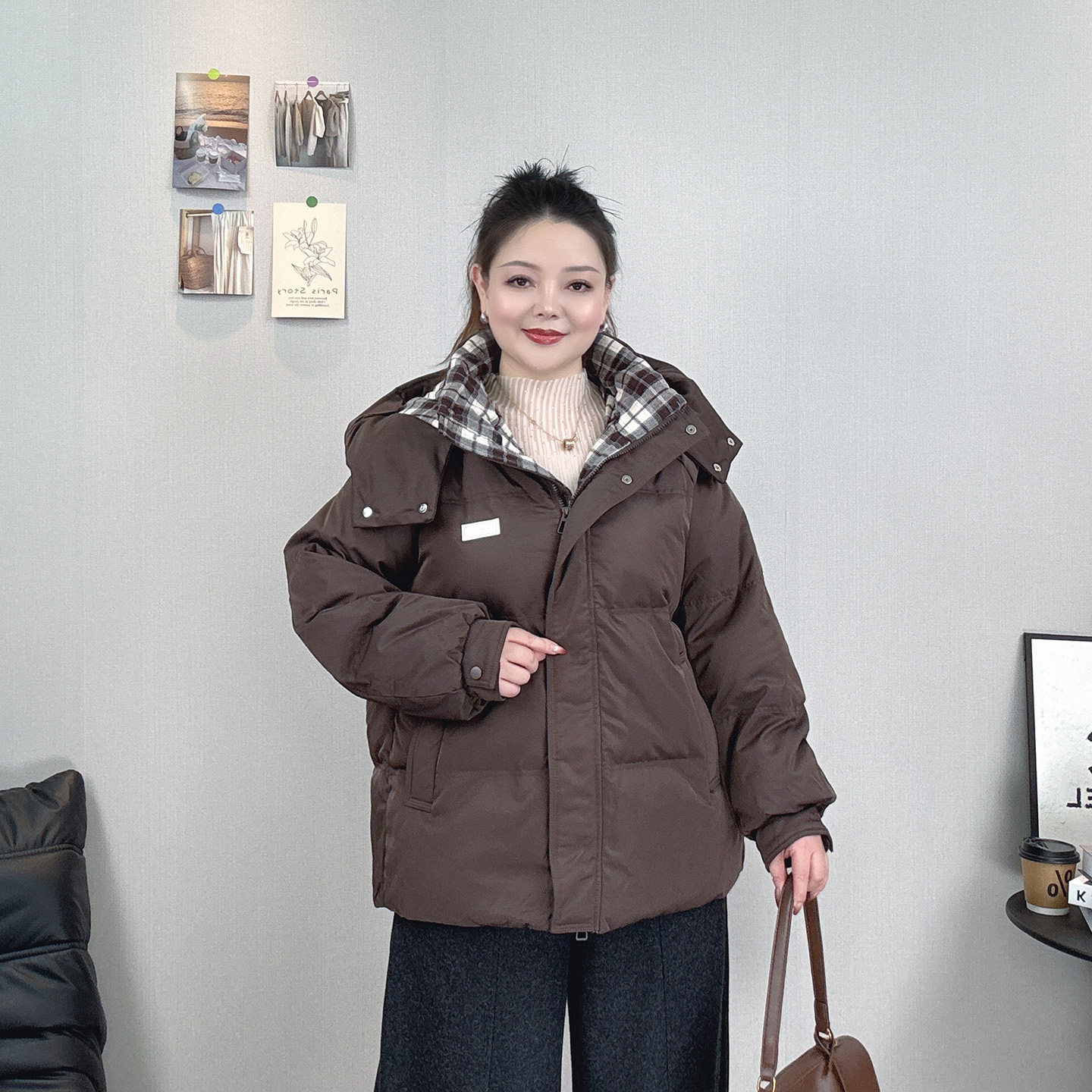 2026冬装大码连帽羽绒服女白鸭绒中长款撞色宽松显瘦休闲保暖外套