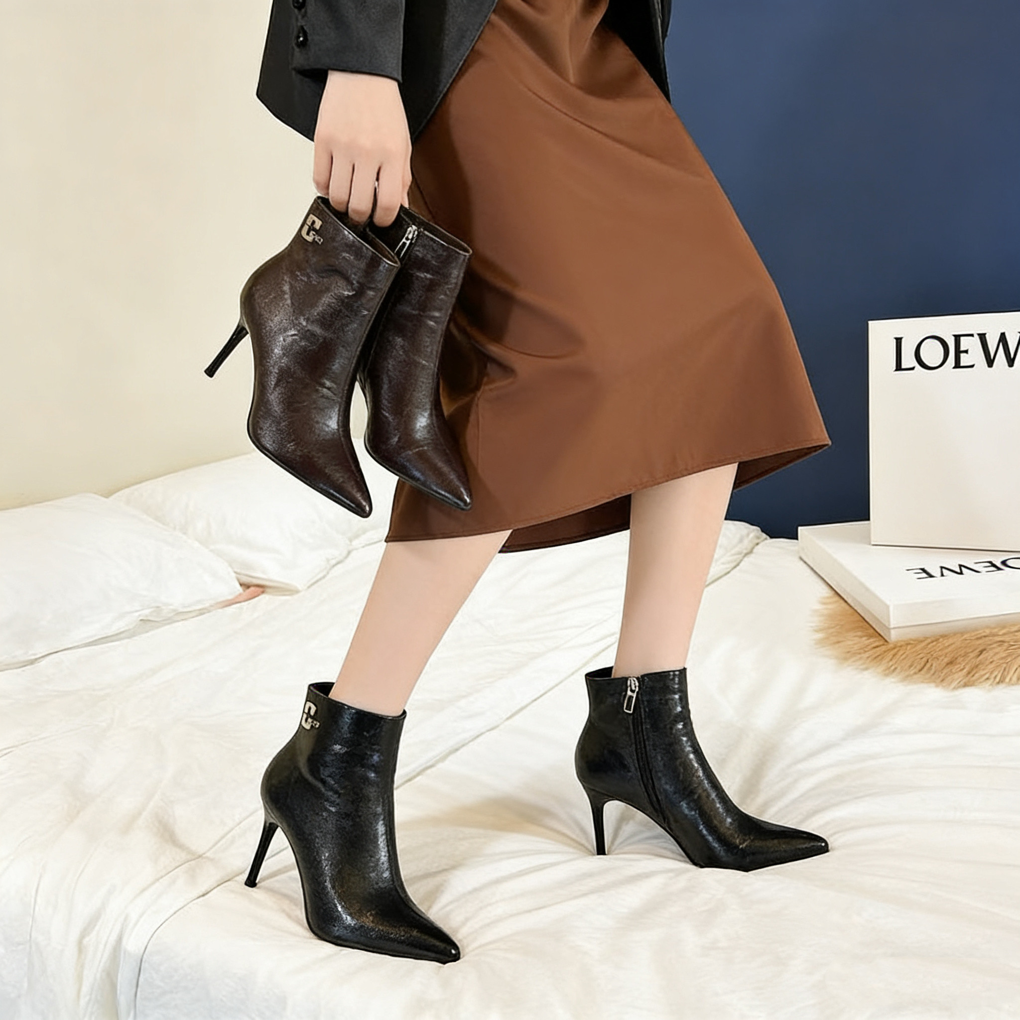 法式侧拉链时尚女靴细跟尖头气质名媛冬季皮面工作鞋靴黑色85812