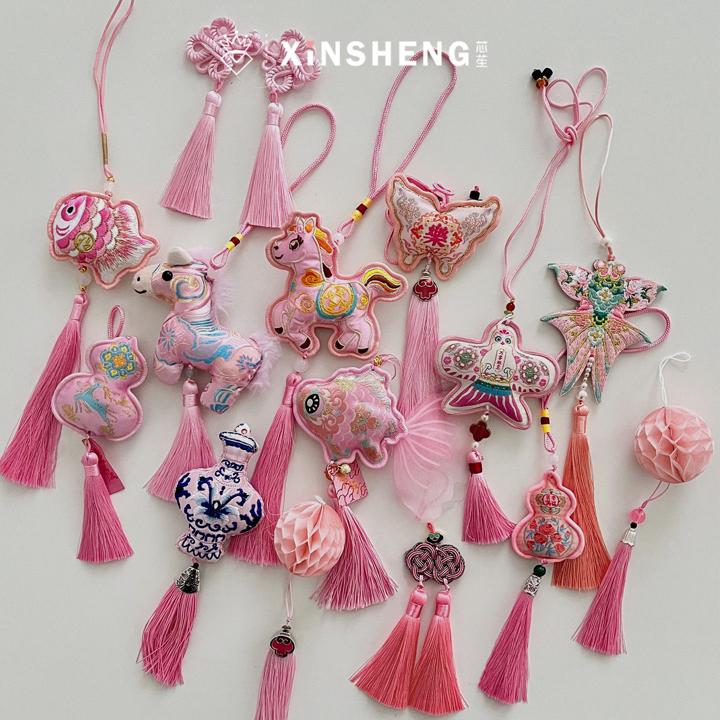 【2026马年】芯苼物语 新年粉色系香囊流苏刺绣装饰挂件花艺资材,鲜花速递/花卉仿真/绿植园艺,花艺材料,淘宝优惠券,粉丝福利购,淘宝优惠卷