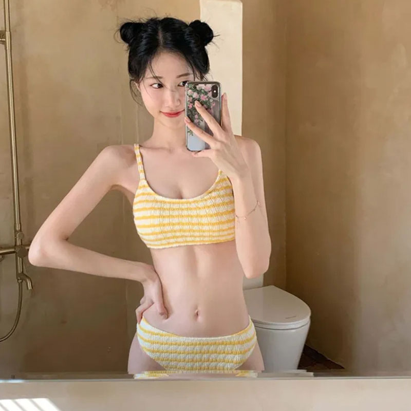 韩国可爱少女条纹背心式吊带分体聚拢高级多巴胺温泉度假女款泳衣