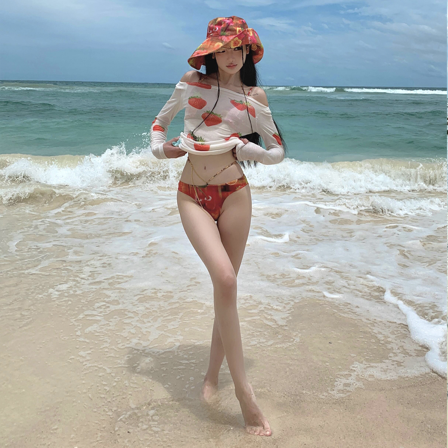 欧美多巴胺y2ke水果草莓罩衫分体海边比基尼套装性感度假风泳衣女