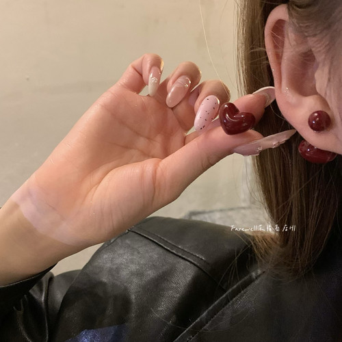 一款两戴新年红色爱心耳钉女高级感复古港风耳环2024新款爆款耳饰